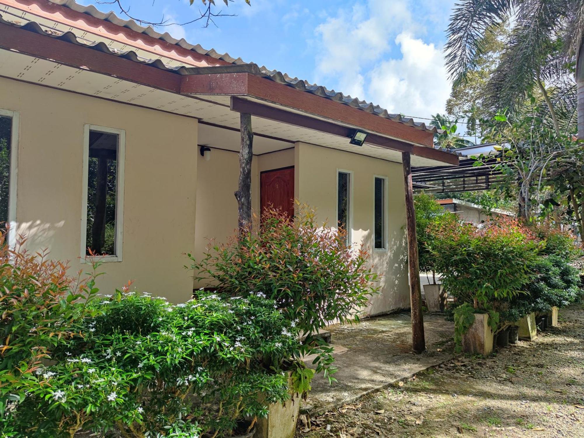 Hotel Baan Suan Tondin Satun Exterior foto